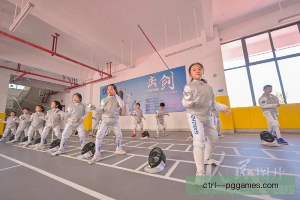 击剑团体青训课程，实战配合与心理建设双线推进